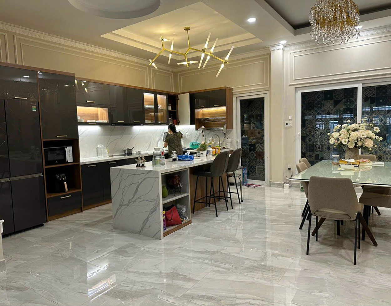 Biệt thự 3 lầu (6,4x18-nở hậu) 5 phòng master, n.thất c.cấp, hẻm xe hơi khu cao cấp Võ Thị Sáu, Q.1